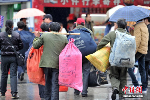聚焦春節&ldquo;恐歸族&rdquo;：近鄉情怯，恐懼何來？(圖)